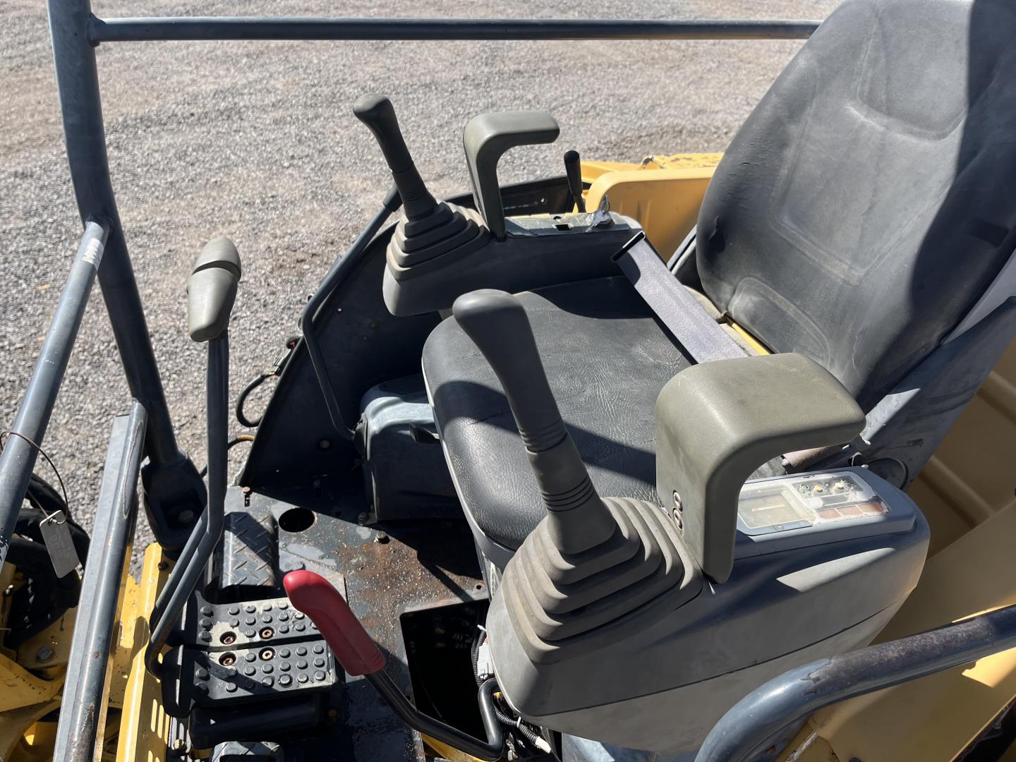 ./imagenes/INVOICE/2019/15056/JOHN DEERE 27C (40).JPG